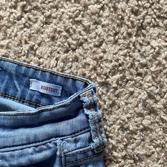 Women’s Arizona Jean Company Boot Cut Short Blue Jeans (Juniors) - Picture 12 of 16